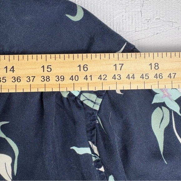 Duluth Trading Company Floral Tencel Printed Wrap Shirt Large Biodegradable Luxe - Picture 5 of 11